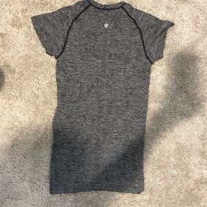 Lululemon black shirt